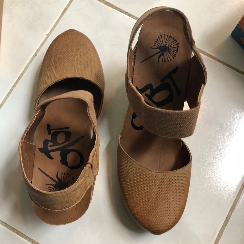 OTBT Closed toe wedge